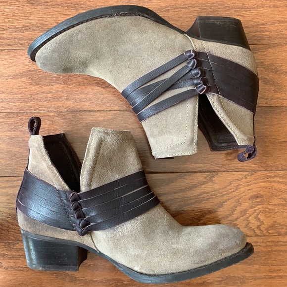 Diba Skyler Split Bootie Slip On Style Leather Suede Taupe & Dark Brown Size 6 - Picture 9 of 12